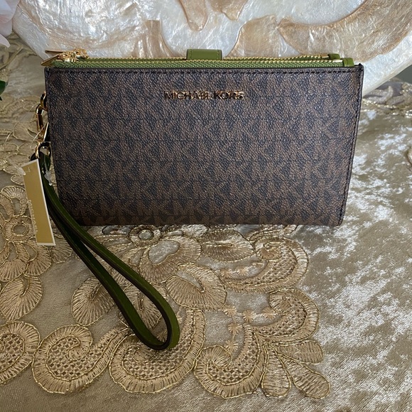 Michael Kors double zipper wallet - Picture 4 of 6